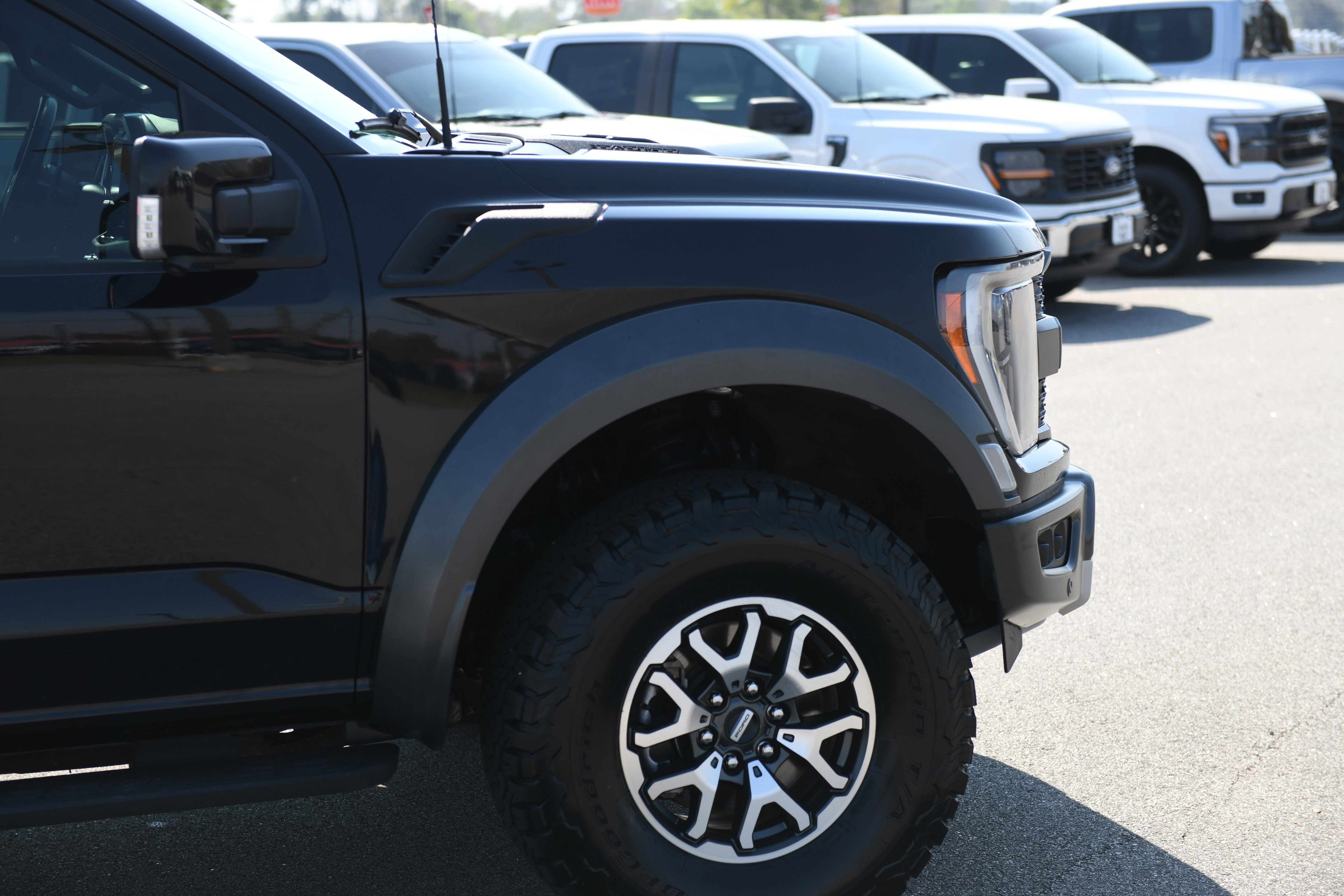 Used 2023 Ford F150 Raptor AWD/4WD image 3