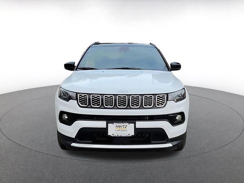 Used 2025 Jeep Compass Limited image 4