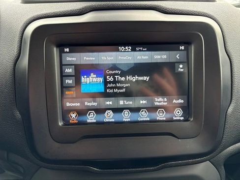 Used 2018 Jeep Renegade Altitude image 16