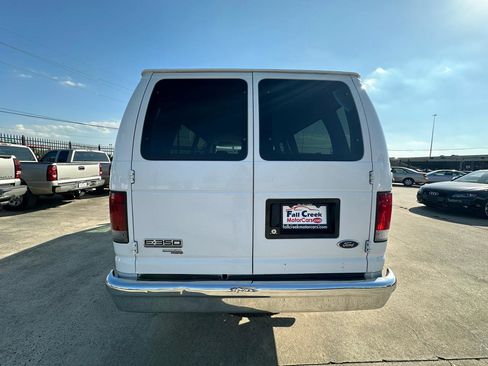 Used 2006 Ford E-350 and Econoline 350 Extended Wagon Super Duty image 4