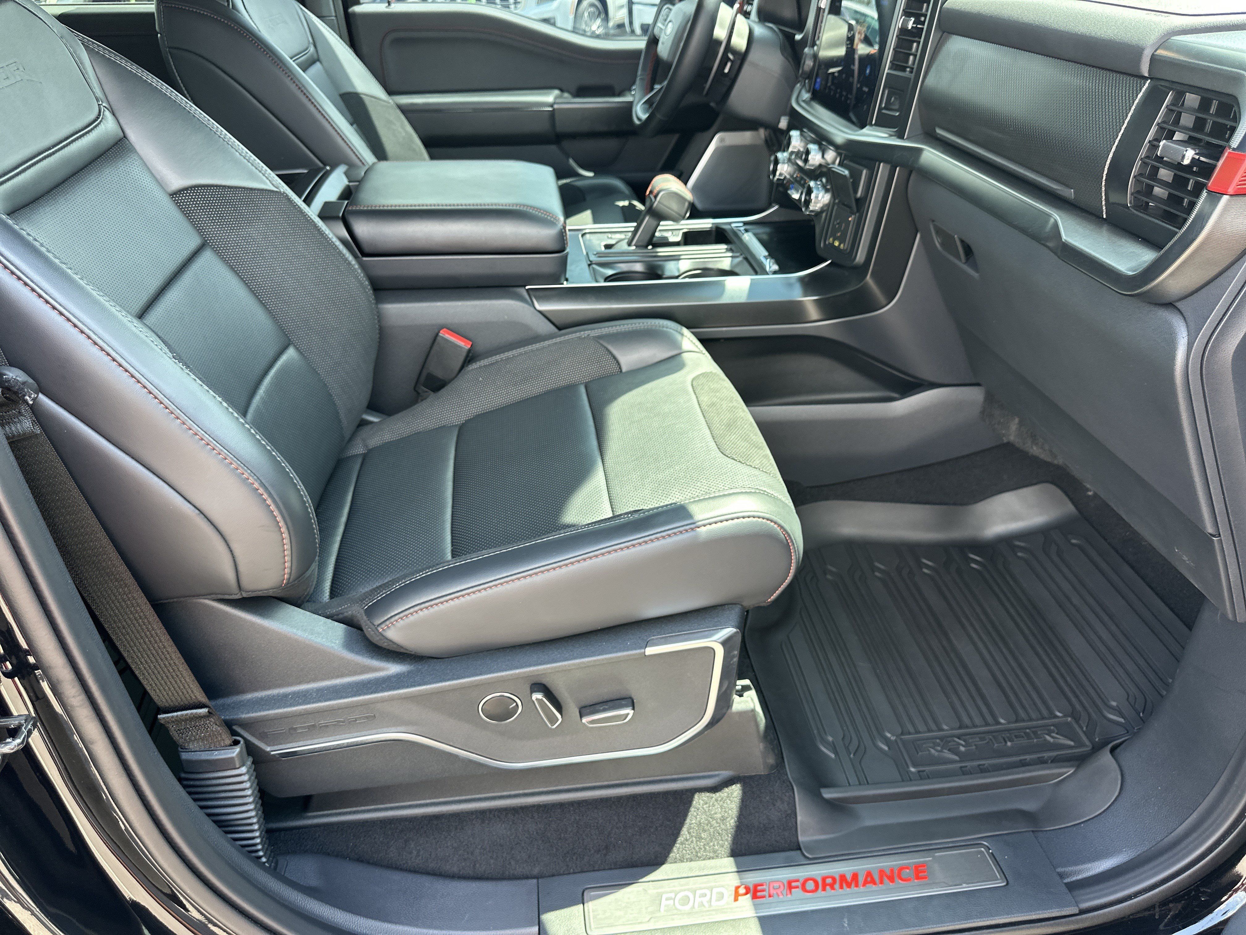 Used 2025 Ford F150 Raptor AWD/4WD image 14