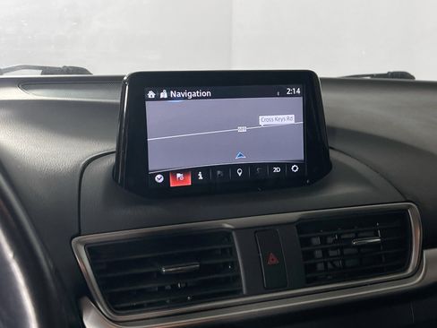 Used 2018 MAZDA MAZDA3 Touring image 13