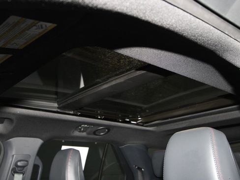 Used 2025 Ford Explorer ST image 21