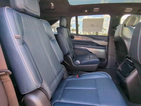 New 2025 Cadillac Escalade IQ Luxury 2 image 25