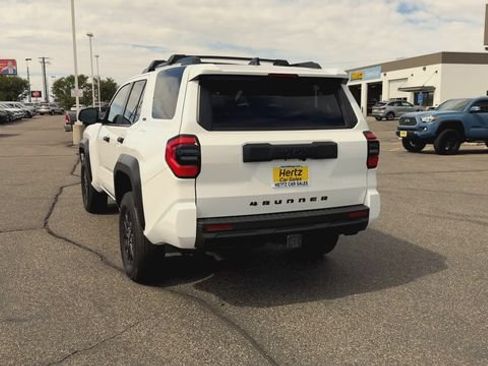 Used 2025 Toyota 4Runner SR5 AWD/4WD image 7