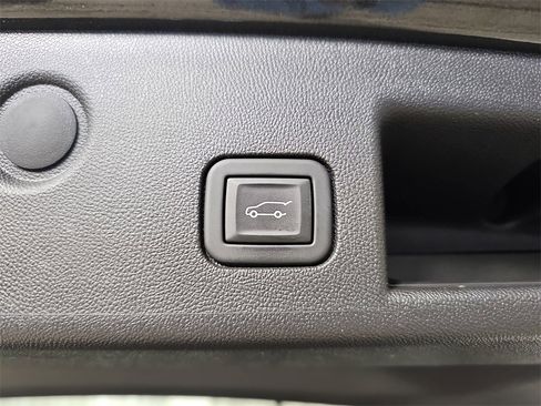 Certified 2023 Chevrolet Equinox LT image 20