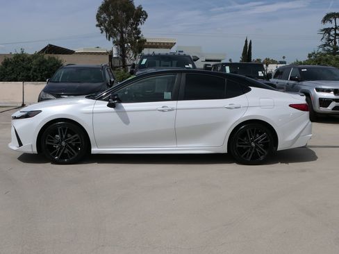 Used 2025 Toyota Camry XSE image 6