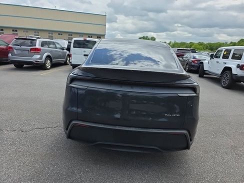 Used 2026 Tesla Model Y AWD image 5
