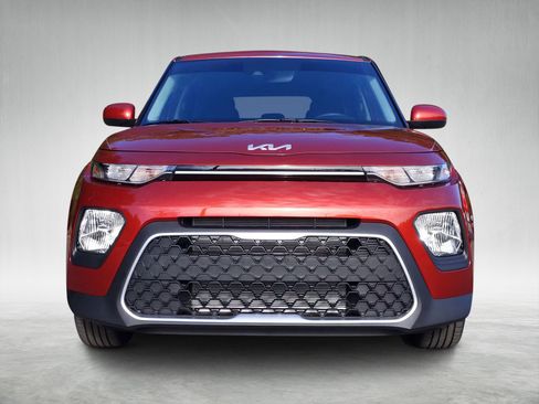 Certified 2022 Kia Soul LX w/ Technology Package image 8
