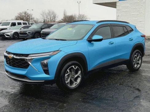 Certified 2025 Chevrolet Trax LT image 4