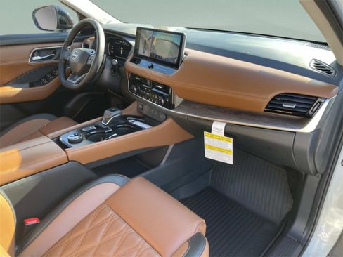 New 2026 Nissan Rogue Platinum image 19