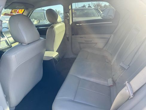 Used 2005 Chrysler 300 Touring image 10