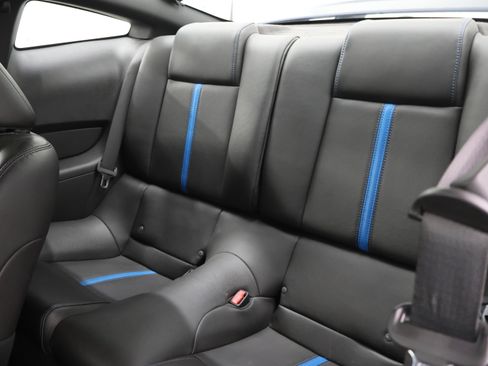 Used 2010 Ford Mustang GT Premium RWD image 9