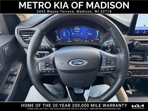 Used 2020 Ford Escape Titanium AWD/4WD image 18