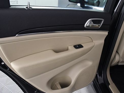 Used 2019 Jeep Grand Cherokee Limited w/ Luxury Group II AWD/4WD image 25