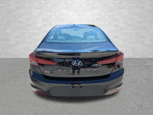 Used 2020 Hyundai Elantra SE FWD image 3