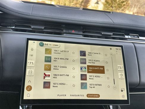 Used 2025 Land Rover Range Rover Sport SE image 23