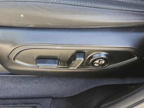 Used 2023 Jeep Grand Cherokee L Laredo image 29