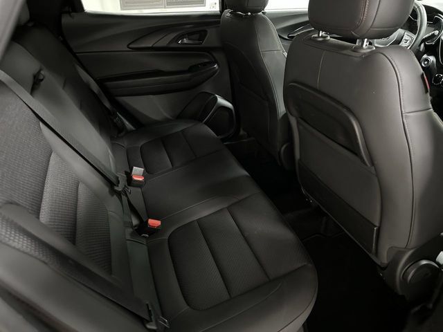 Used 2023 Chevrolet TrailBlazer RS w/ Convenience Package AWD/4WD image 17