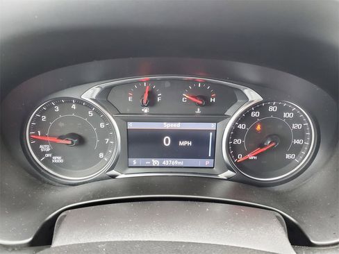 Used 2024 GMC Terrain SLT image 10