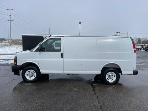 New 2025 Chevrolet Express 2500 Work Van w/ Driver Convenience Package image 4