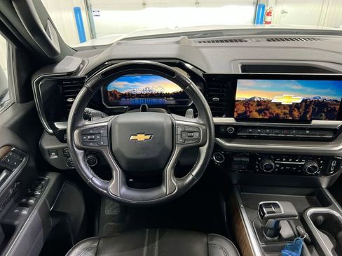 Used 2025 Chevrolet Silverado 1500 High Country w/ Technology Package AWD/4WD image 11