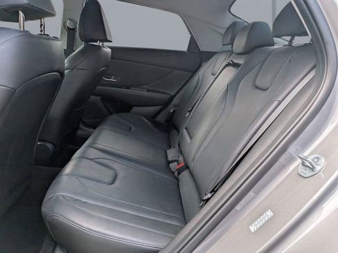 Used 2023 Hyundai Elantra Limited image 15