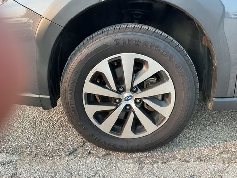 Used 2024 Subaru Outback Premium AWD/4WD image 8