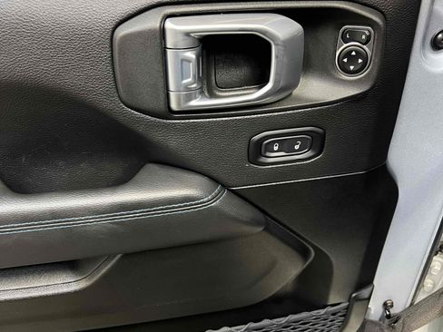 Used 2022 Jeep Wrangler Unlimited Rubicon 4xe AWD/4WD image 78