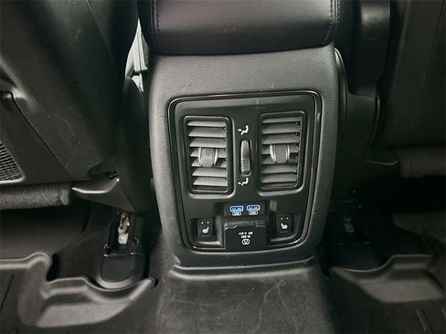 Used 2019 Dodge Durango GT image 32