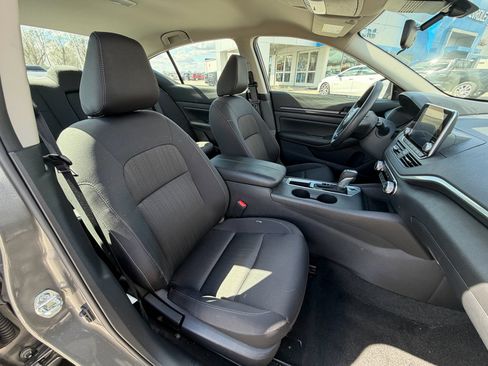 Used 2025 Nissan Altima 2.5 S image 12