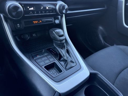 Used 2019 Toyota RAV4 LE image 25