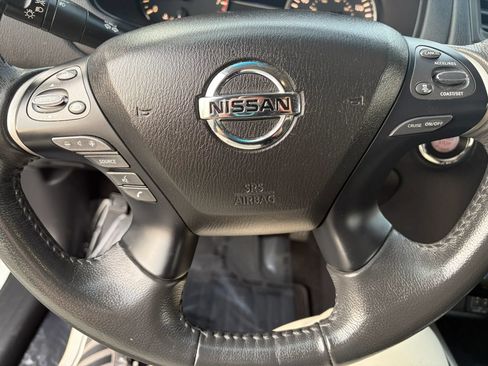 Used 2018 Nissan Pathfinder 4WD image 16