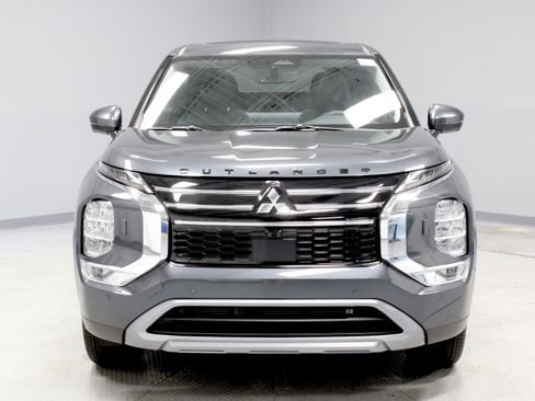 New 2025 Mitsubishi Outlander SE image 4