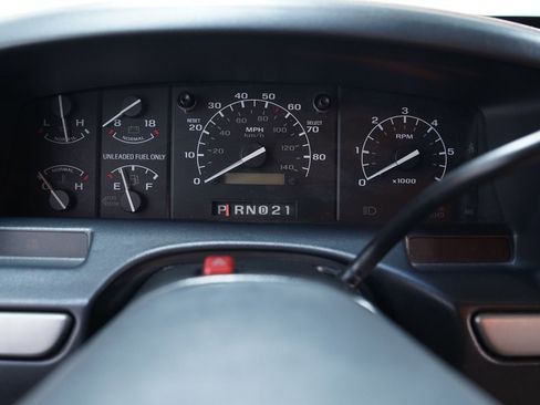 Used 1993 Ford F150 XLT image 31