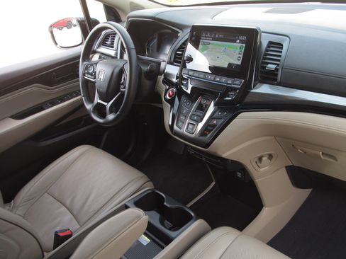 Used 2023 Honda Odyssey Elite image 10