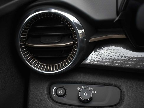 New 2026 Chevrolet Trax ACTIV w/ Sunroof Package image 24