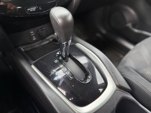 Used 2014 Nissan Rogue S image 28