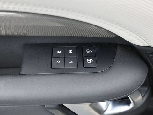 Used 2021 Land Rover Discovery HSE R-Dynamic AWD/4WD image 24