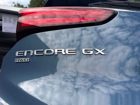 Used 2024 Buick Encore GX Preferred w/ Comfort Package AWD/4WD image 17