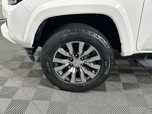Used 2022 Toyota Tacoma Limited RWD image 11
