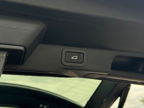 Used 2021 Land Rover Range Rover Sport HSE Silver Edition image 31