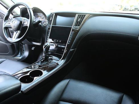 Used 2018 INFINITI Q50 Luxe w/ Essential Package (3.0T Luxe) RWD image 17