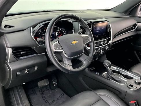 Used 2023 Chevrolet Traverse LT w/ LT Premium Package FWD image 16