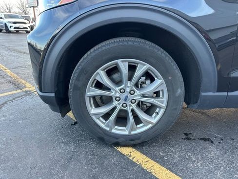 Used 2023 Ford Explorer Limited image 23