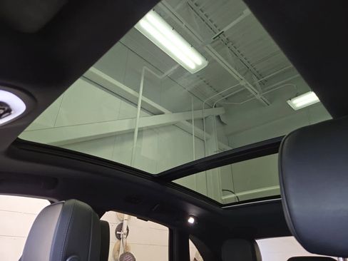 Used 2022 Porsche Macan S image 30