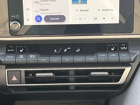 Used 2026 Toyota Camry SE w/ Convenience Package AWD/4WD image 16