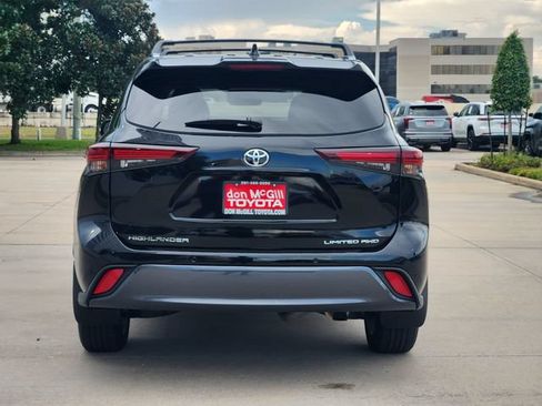 Certified 2026 Toyota Highlander Limited AWD/4WD image 6
