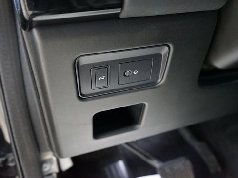 Used 2020 Land Rover Discovery HSE image 35