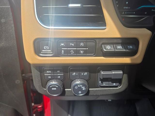Used 2023 Chevrolet Tahoe Premier AWD/4WD image 25